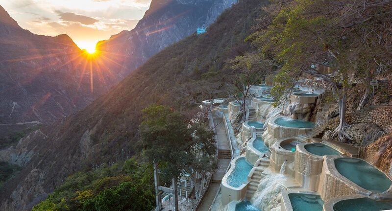 Pozas termales de las Grutas de Tolantongo
